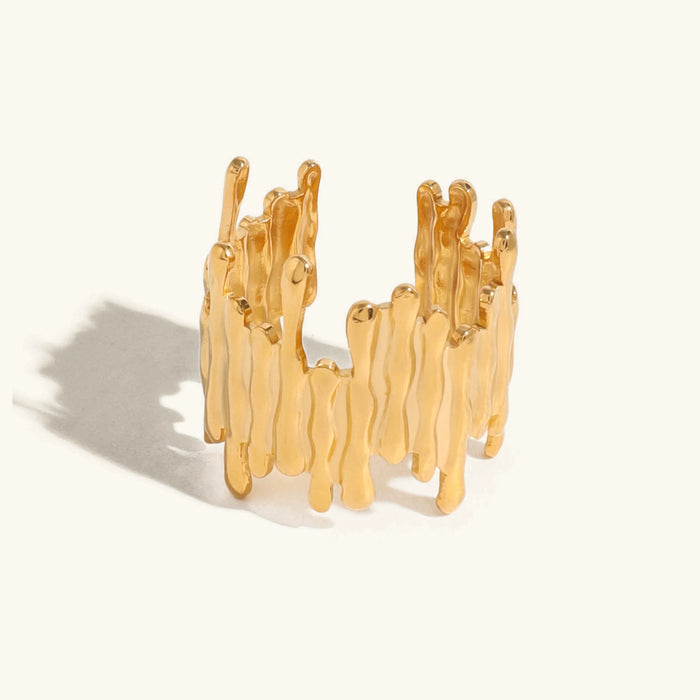 Abstract Wave Statement Ring with Irregular Contours