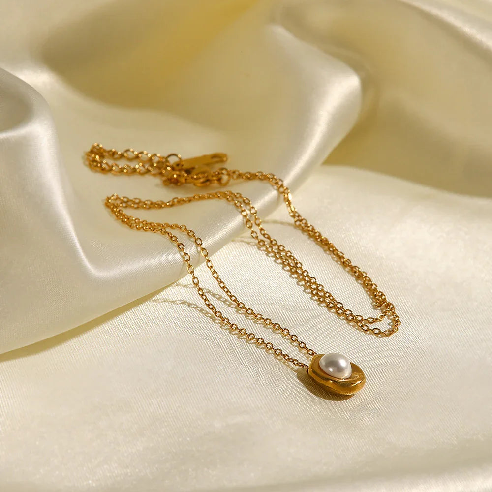 Gold-Plated Necklace with Freshwater Pearl Pendant
