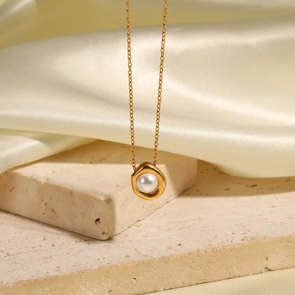 Gold-Plated Necklace with Freshwater Pearl Pendant